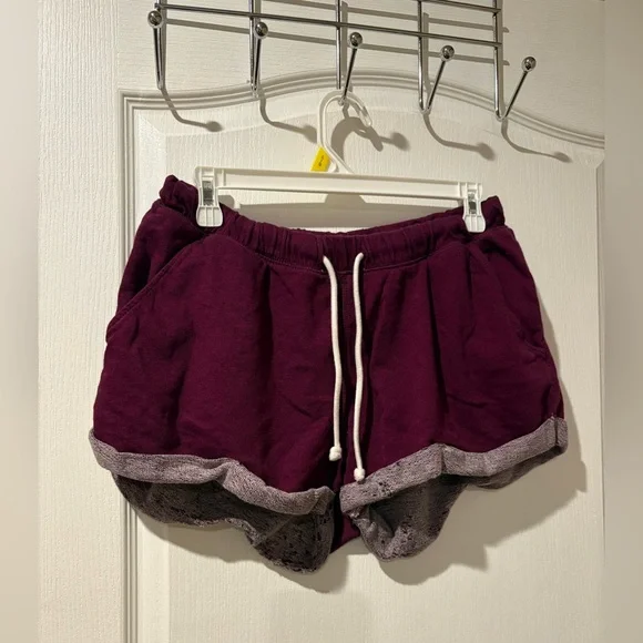 H&M Shorts - Picture 1 of 4